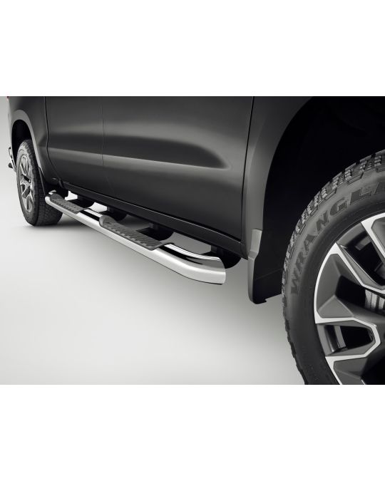 Chevrolet 4 Inch Round Assist Steps In Chrome For Crew Cab