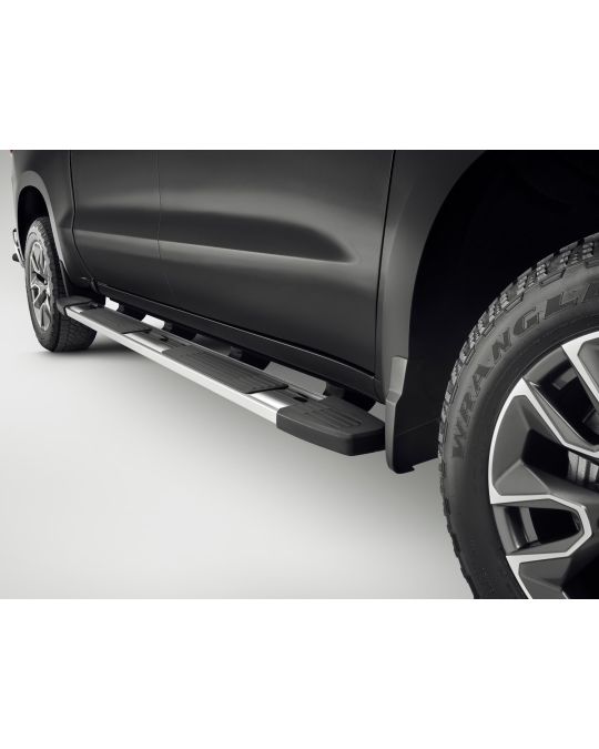 Chevrolet 6 Inch Rectangular Wheel To Wheel Assist Steps In Chrome For Crew Cab Short Bed